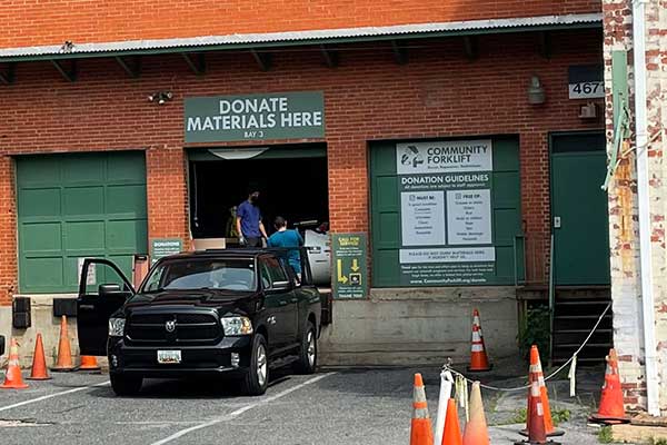 Donate_DropOff_2023-04_600x400 alt=""